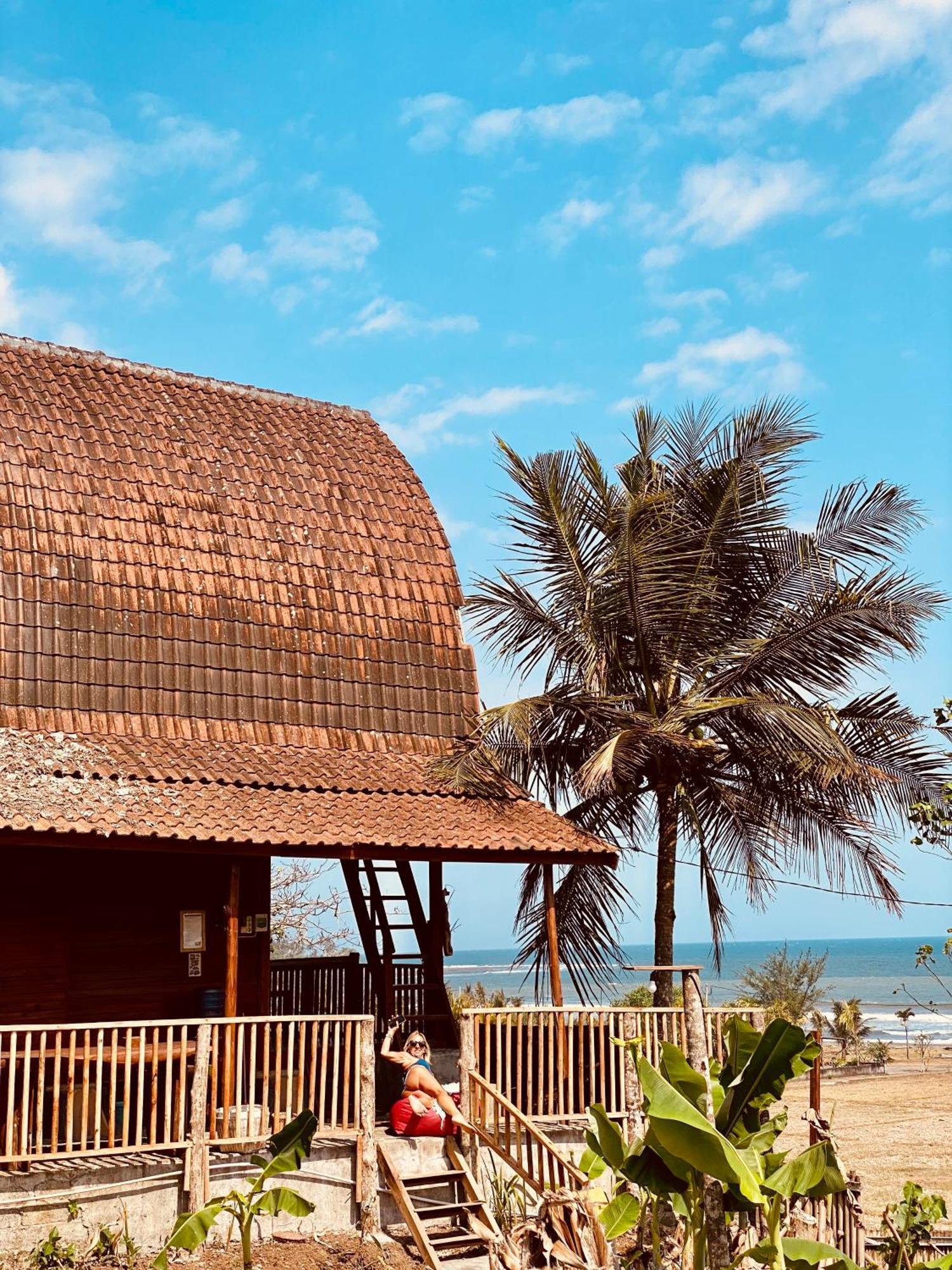 Dikaloha Surfschool And Stay Airsatang Zewnętrze zdjęcie
